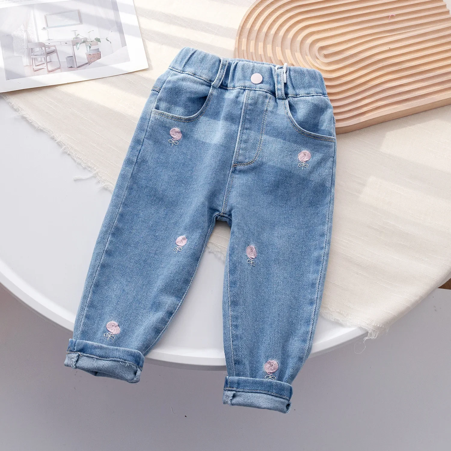 

New 2024 Spring Autumn Baby Girls Casual Jeans Trousers Kids Fashion Cute Lollipop Embroidery Denim Pants Clothing