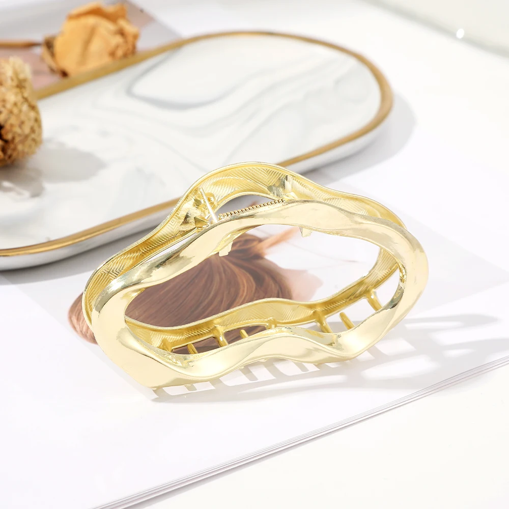 11cm Alloy Cloud Hair Claw For Women Temperament Shark Clip Crabs Golden Sliver Fashion Hairpin Claw Crab Headwear Accessories