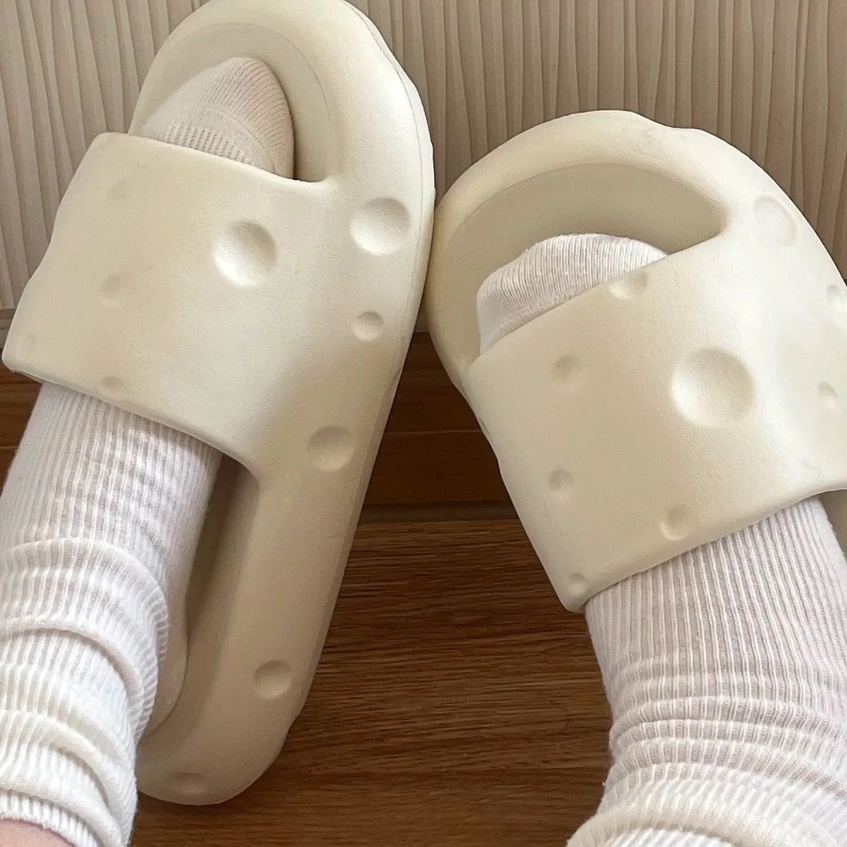 

Anti-slip anti-odor silent shower couple slippers for men