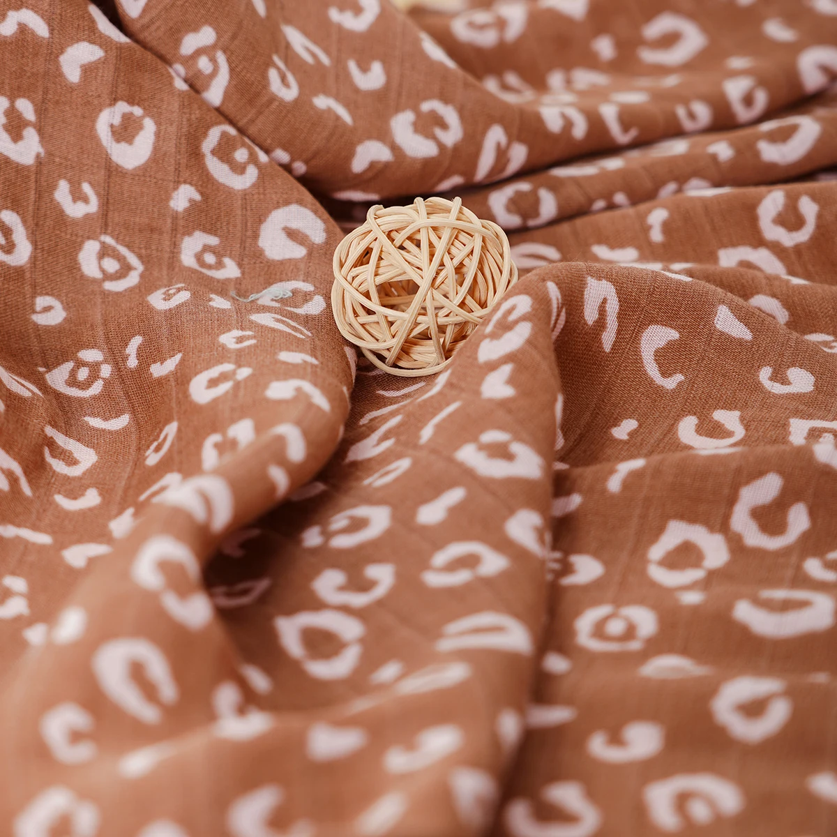 Elinfant Bamboo Cotton Muslin Swaddle Blankets 120*110cm 2 Layers Nursing Cover Newborn Phototgraphy Blankets 3