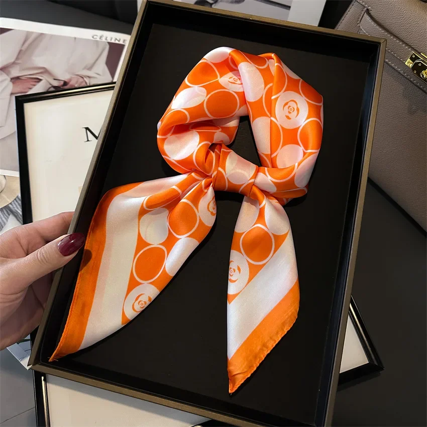 

2024 Новый Модный женский роскошный Шелковый шарф с надписью и принтом 70 см женские Саржевые простые квадратные шарфы женская Солнцезащитная шаль головной платок