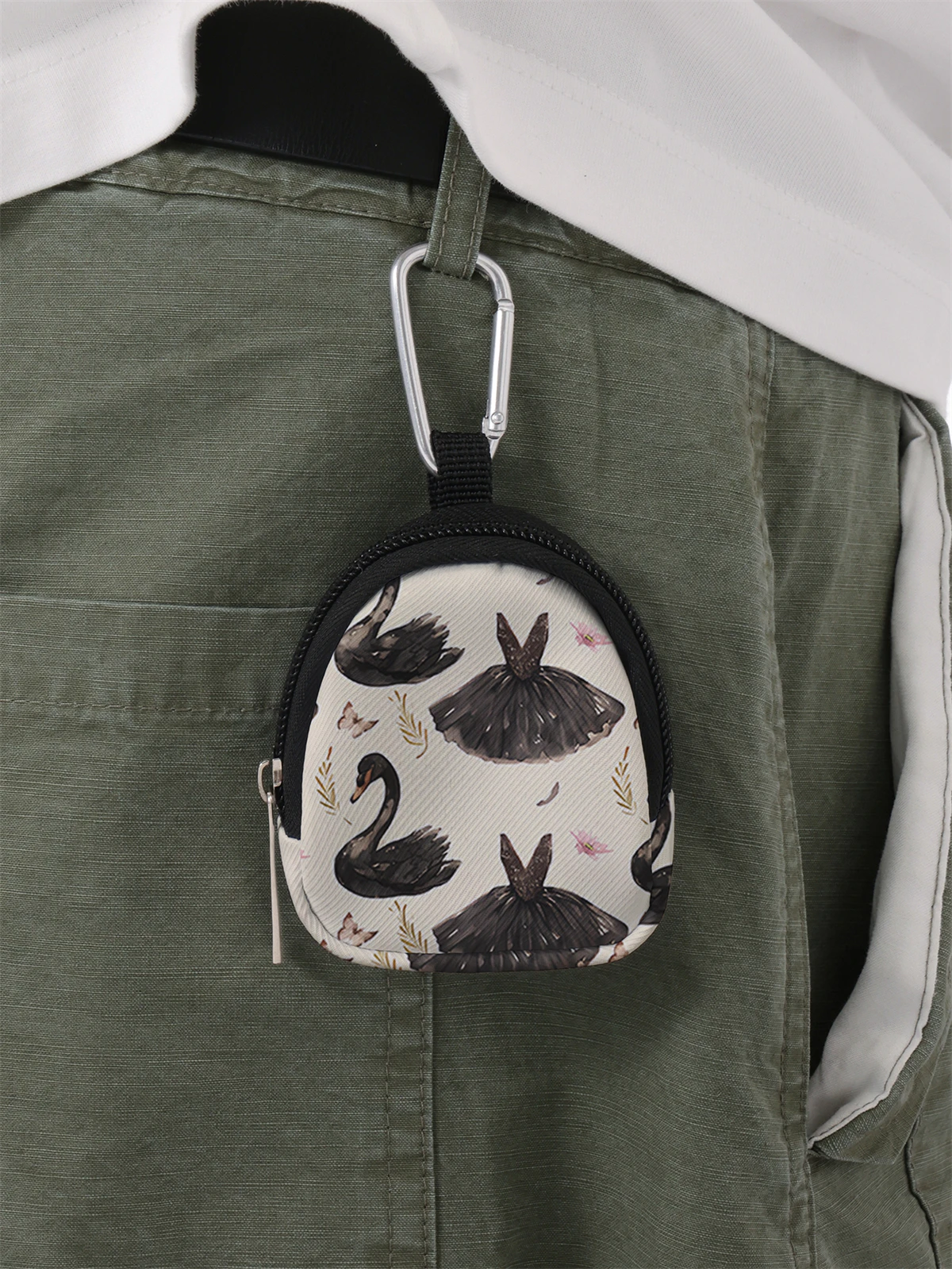 Black Swan Pattern Printed Mini Wallet, Zipper Change Bag with Hook Clip, Earphone Key Bag, Suitable for Men and Women