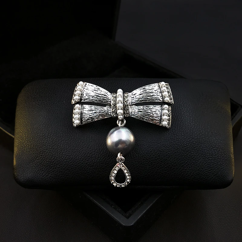 

1382 Exquisite Retro Bowknot Tie Tassel Brooch High-End Women's Neckline Corsage Original Pin Clothes Accessories Pearl Jewelry