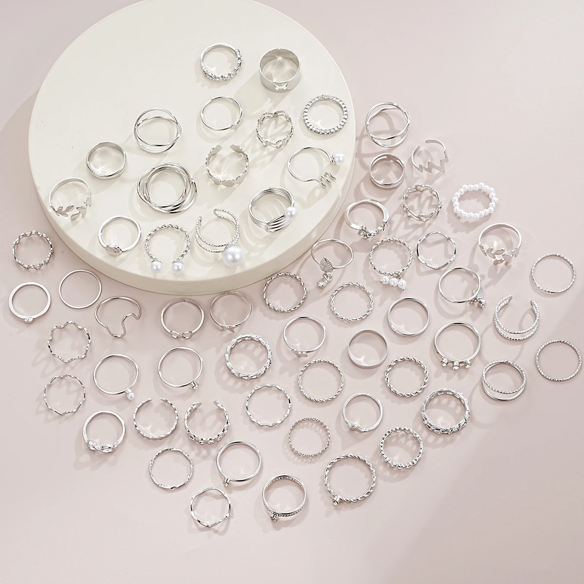 64 ピース リング セット 8 の字の葉の幾何学的な創造性シンプルな気質