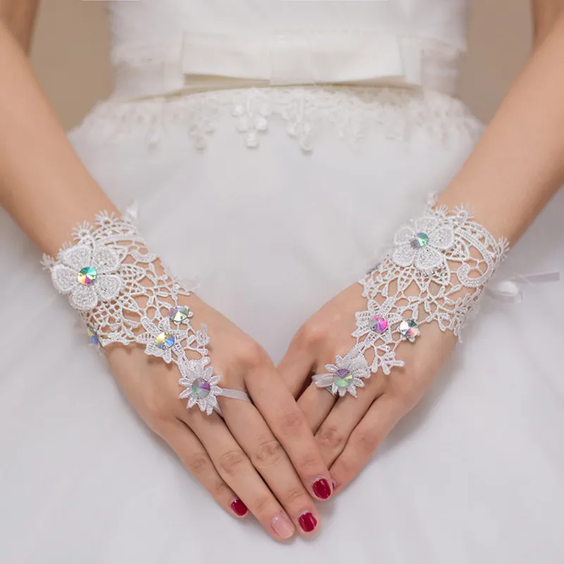 

Short Lace Spark Rhinestone Wedding Bridal Gloves Wrist Length Party Prom Accessories