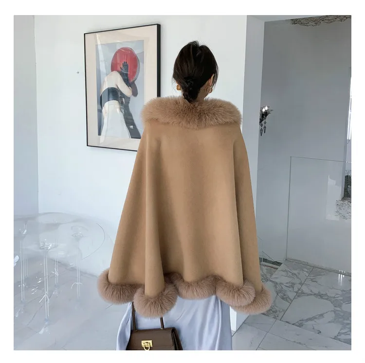 Luxuriöser Umhang aus 100 % reiner Wolle mit echtem Fuchspelz-Schal, modische, hochwertige Winter-Ponchos, eleganter Brautumhang – Detail 9