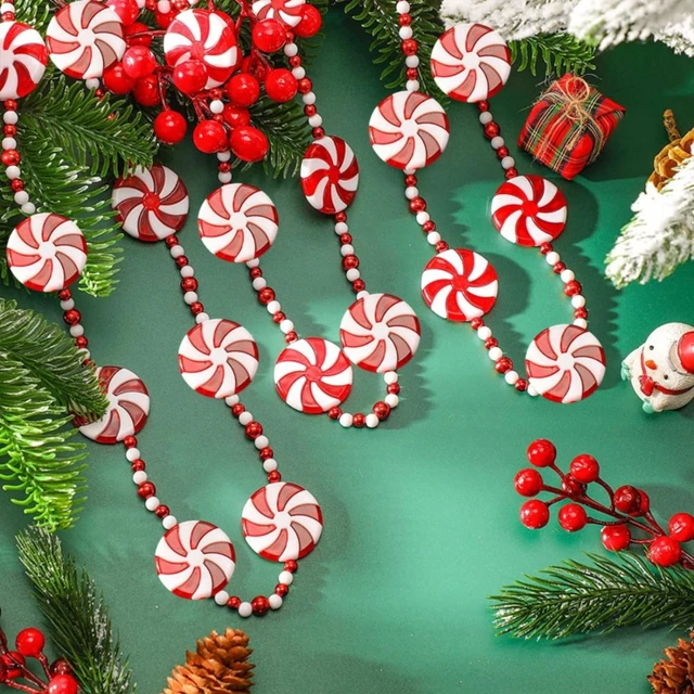 Nordic Red and White Garland (9-Foot)