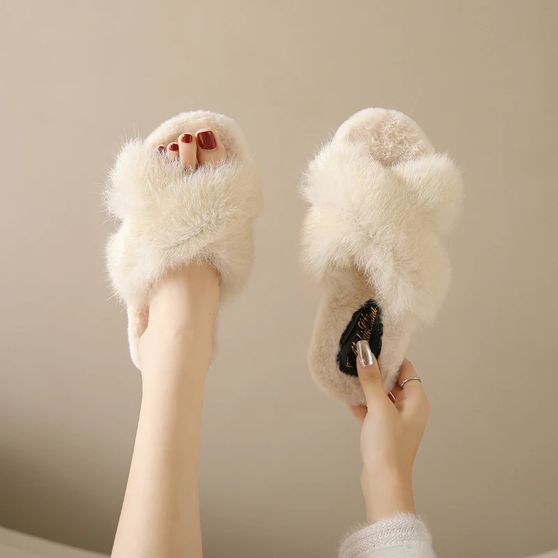 

Women's Winter Plush Slippers Pillow Soft Non-Slip Lightweight Warm Plush Lining Cloud Slides for Women