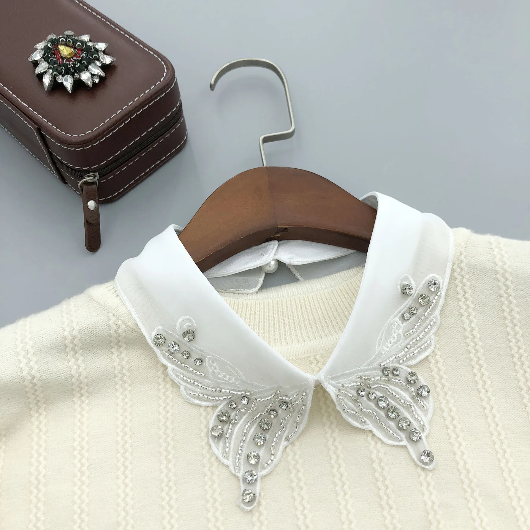 

Elegant White Fake Collar White Shirt Woman Lace Flower Handmade Beads False Collar for Women Shirt Detachable Collars