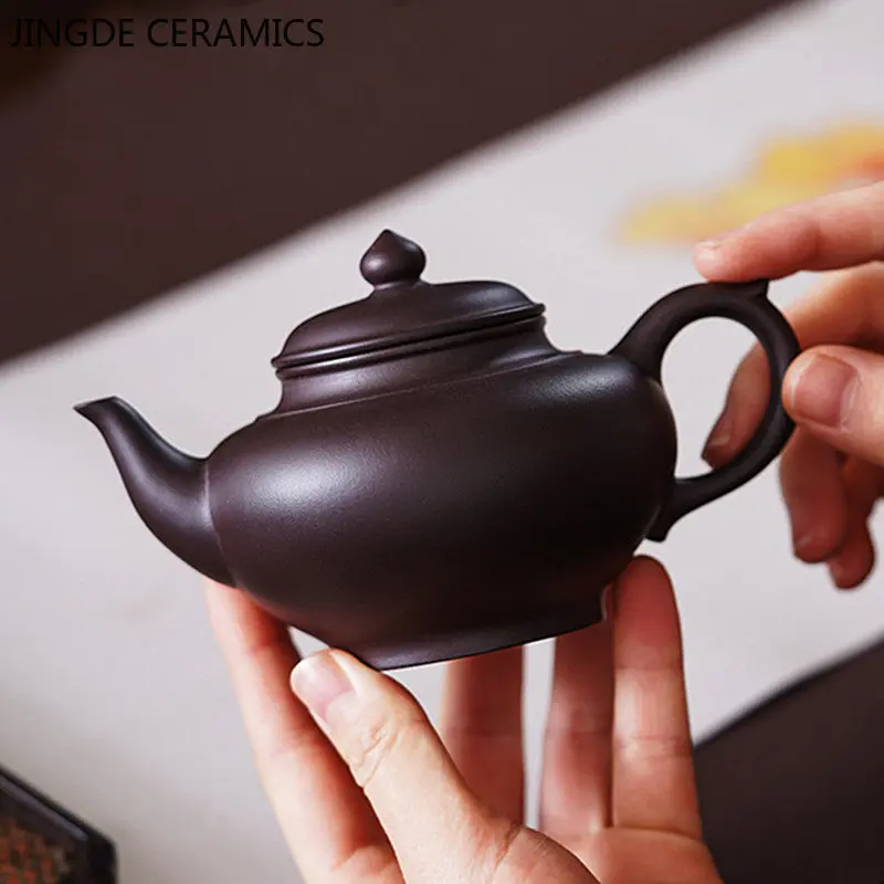 

Chinese Yixing Purple Clay Teapot Master Handmade Antique Tea Pot Raw Ore Purple Mud Beauty Kettle Tradition Zisha Teaware 210ml