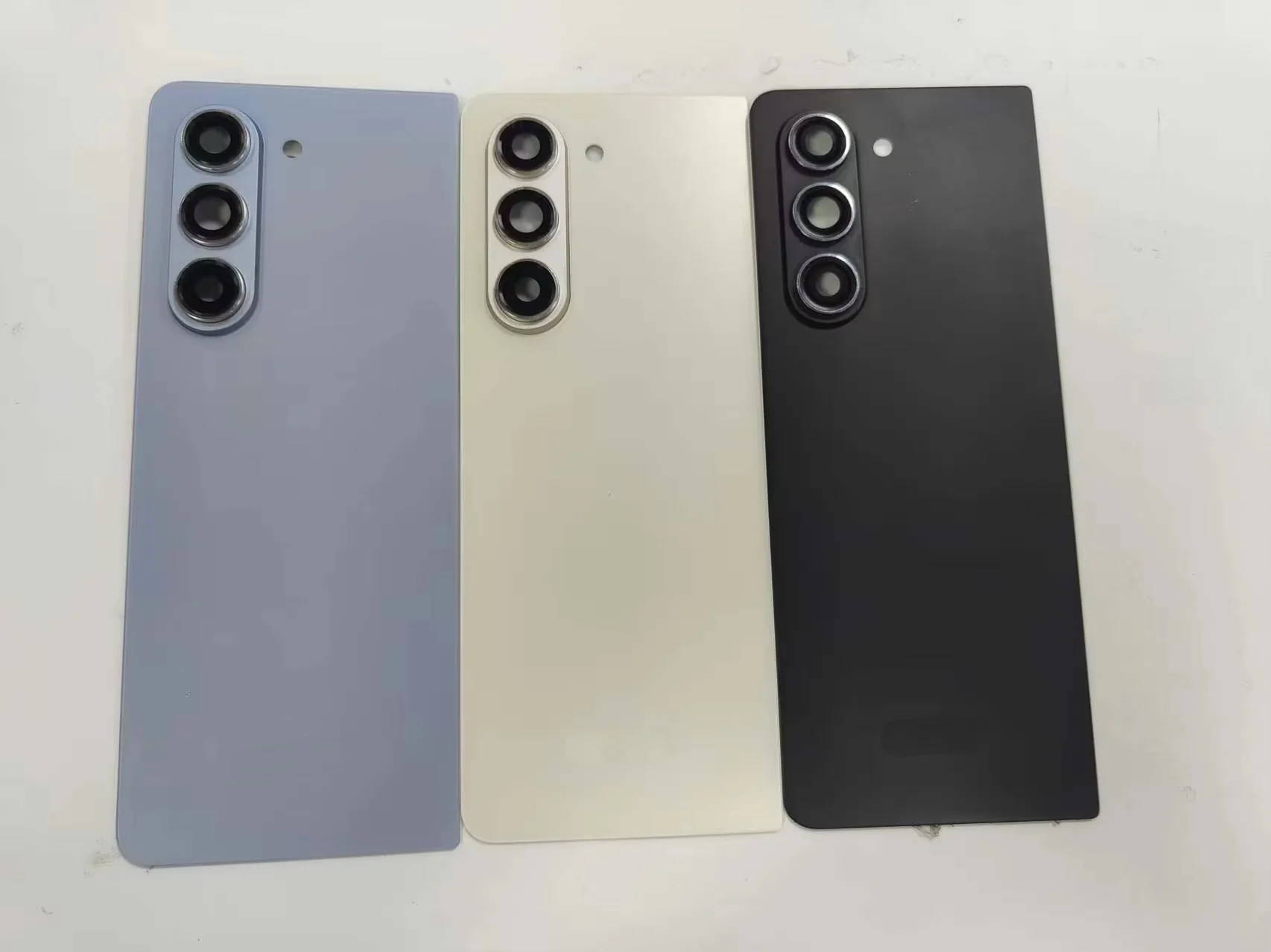 삼성 갤럭시 Z 폴드5 5G SM-F946B/DS 교체 부품  분해된 후면 커버 유리(카메라 렌즈 포함)