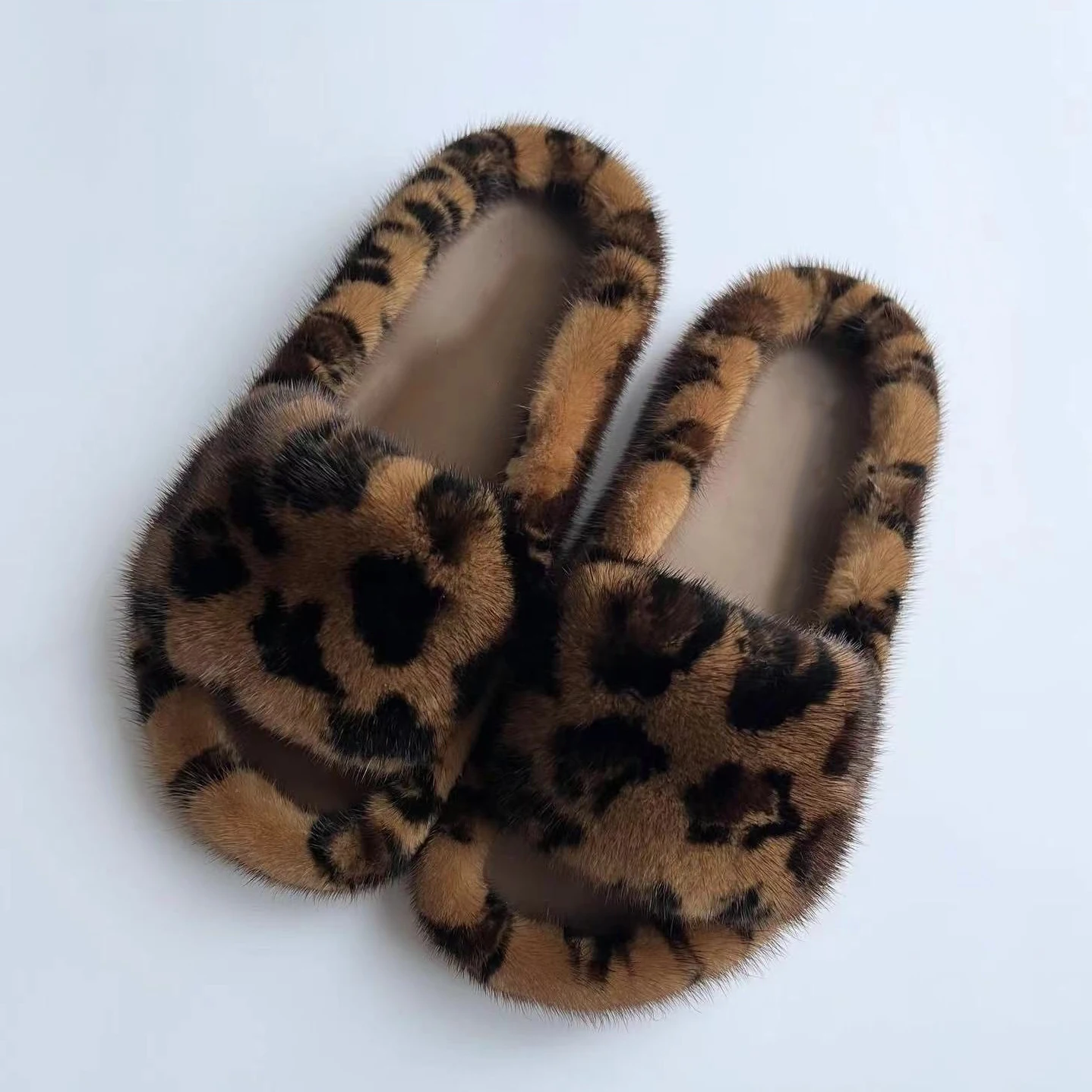 Sommerliche flauschige Fellpantoffeln für Damen, natürliche Nerzfell-Slides, flache Outdoor-Slipper, bequeme Sandalen mit weicher Sohle für Frauen – Detail 2