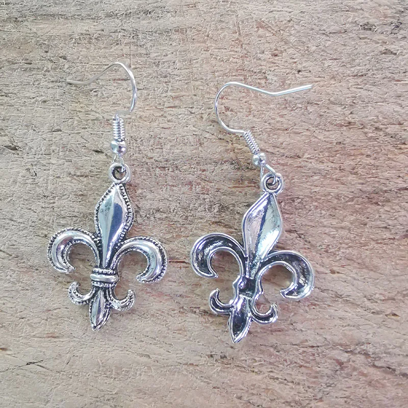 Dangle Earrings Drop Earrings Flower Earrings Fashion Vintage Lily Flower Drop Dangle Earrings for Women Goth Gothic Jewelry Accessories Decor Aesthetic Grunge Fluer Stud