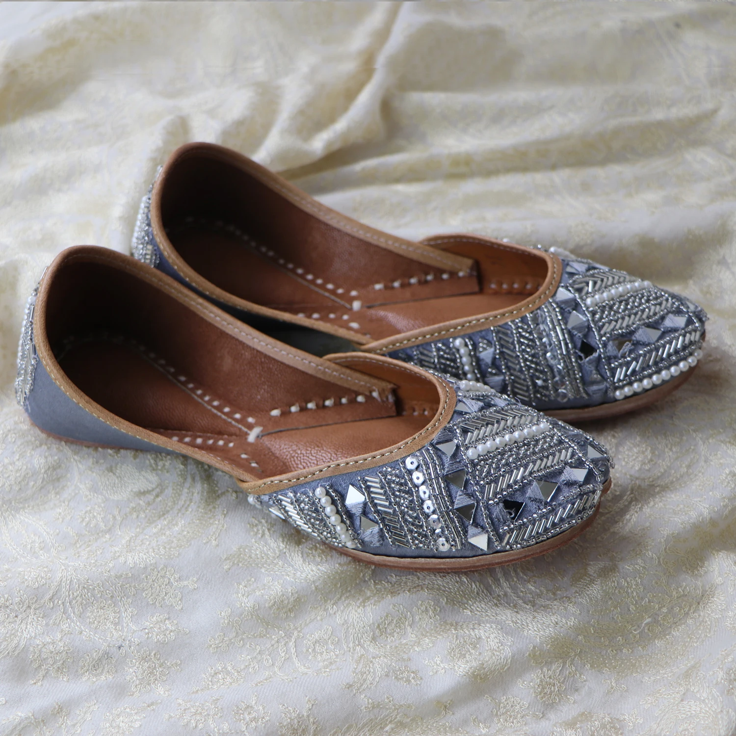 Этническая обувь