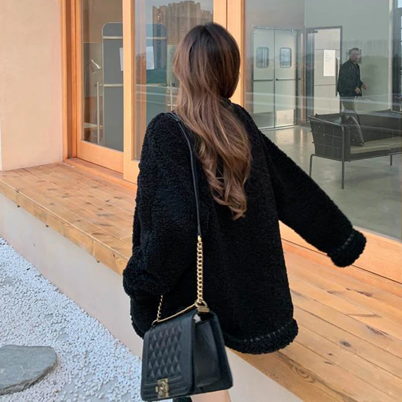 Autumn Winter Thick Velvet Black Faux Lambswool Jacket Women Vintage Round Neck Long Sleeve Fleece Coat Elegant Loose Outerwear
