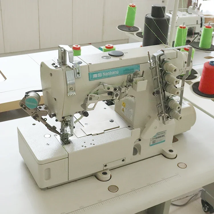 China High Speed Industrial Overlock Sewing Machine For Handkerchief