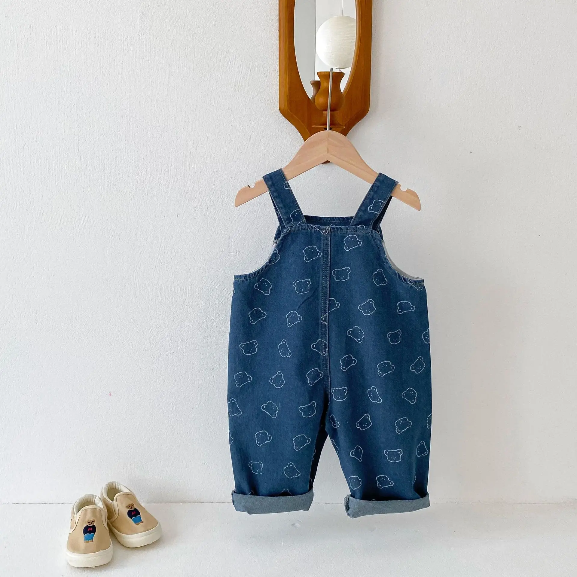 2025 Spring New Children Loose Denim Overalls Cotton Baby Girls Cartoon Bear Print Casual Pants Boys Strap Trousers Kids Jeans