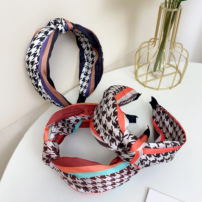 Retro French Houndstooth Broad-Brimmed Tie Hair Hoop Female Simple Cloth Temperament Printing Embossed Headwear Hair Accessories witch shadow book witch magic notes embossed retro notebook elk shape embossed