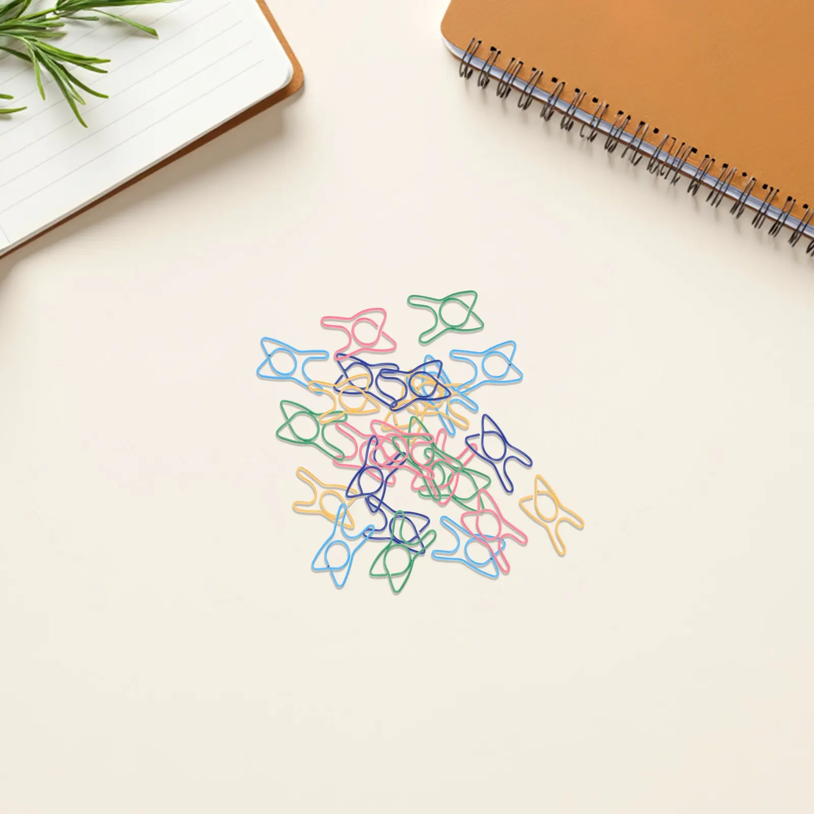 100Pcs 여러 가지 빛깔의 치아 모양 종이 클립 학교 사무실을위한 작은 장식 클립 스크랩북 플래너 조직