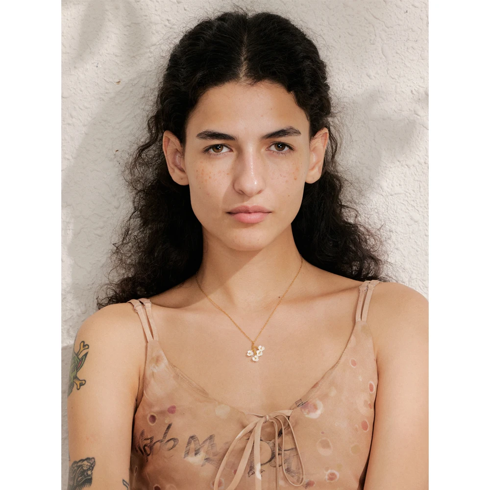 Yhpup Resin Pendant Necklace