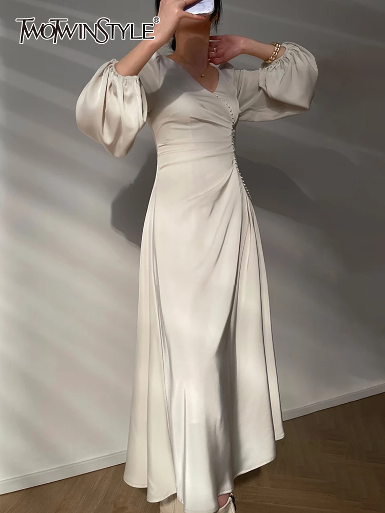 Anne | Elegant V-Neck Dress
