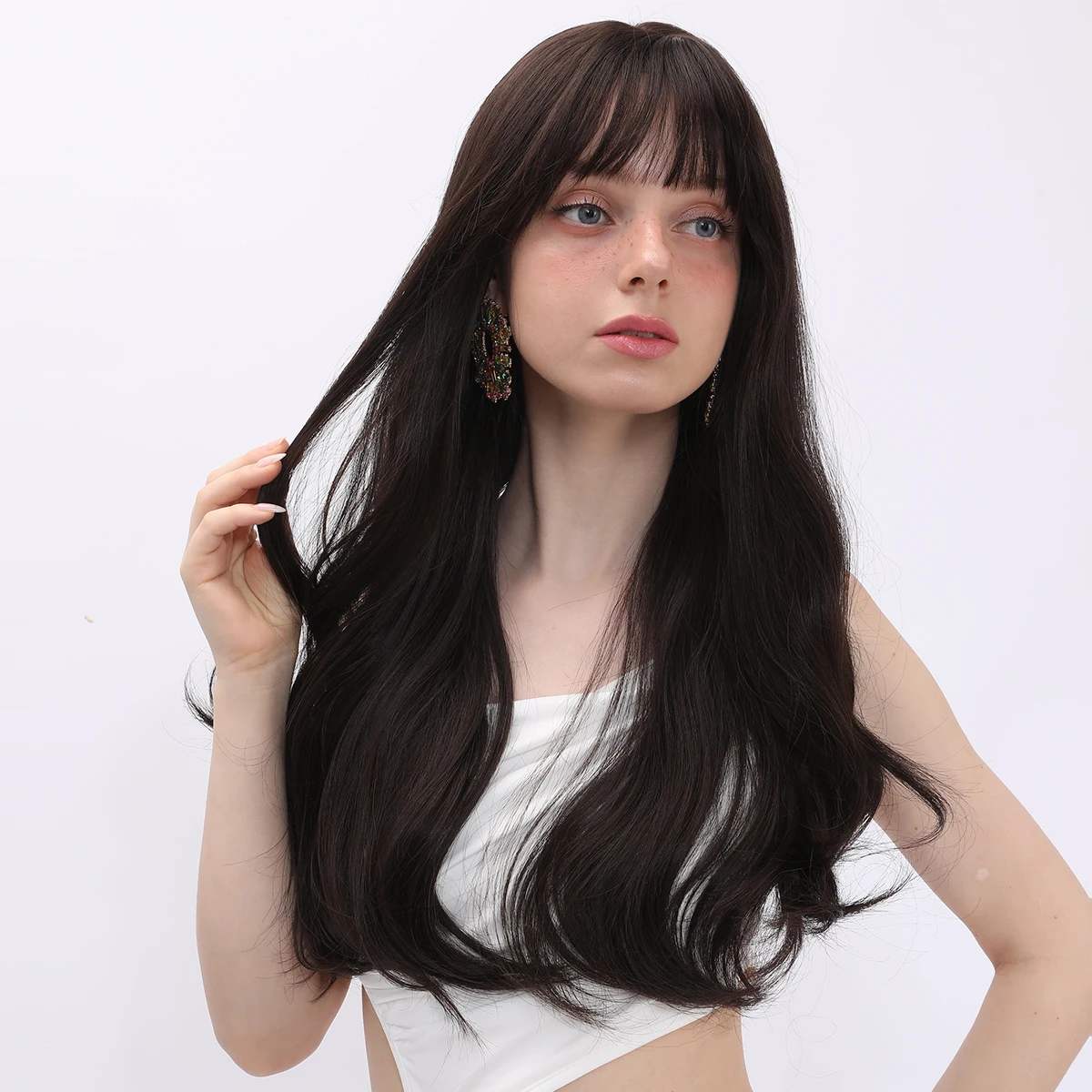 

Daily wear: 26 inches of classic black long curly hair, high temperature silk material, daily versatile