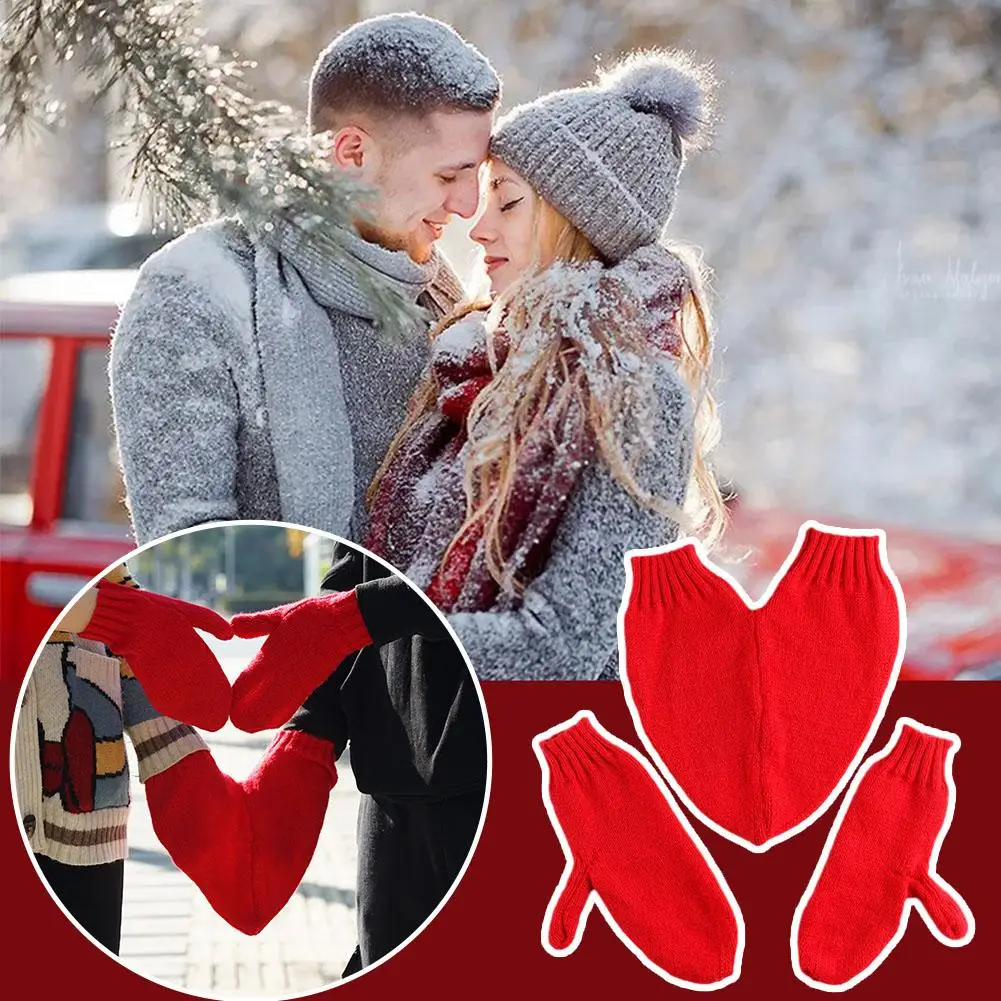 Рисунок 4 - Зимние вязаные перчатки с надписью Love