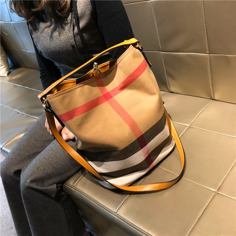 

Bucket Bag Women Luxury Purses And Handbags Famous Brand Female Canvas Leather Large Capacity Travel Totes Trendy Designer Bag