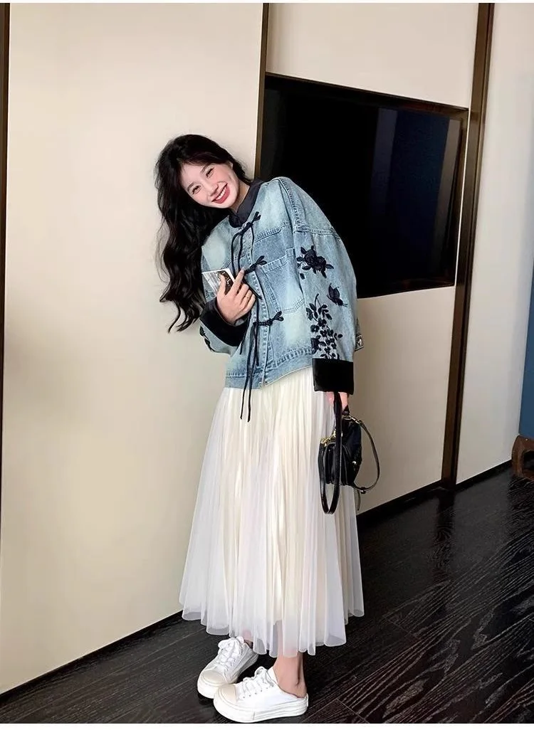 Chic Denim Jacket Women's Outwear 2026 Spring Autumn New Chinese Loose Embroidered Plus Size 3XL Jeans Short Coat Tops