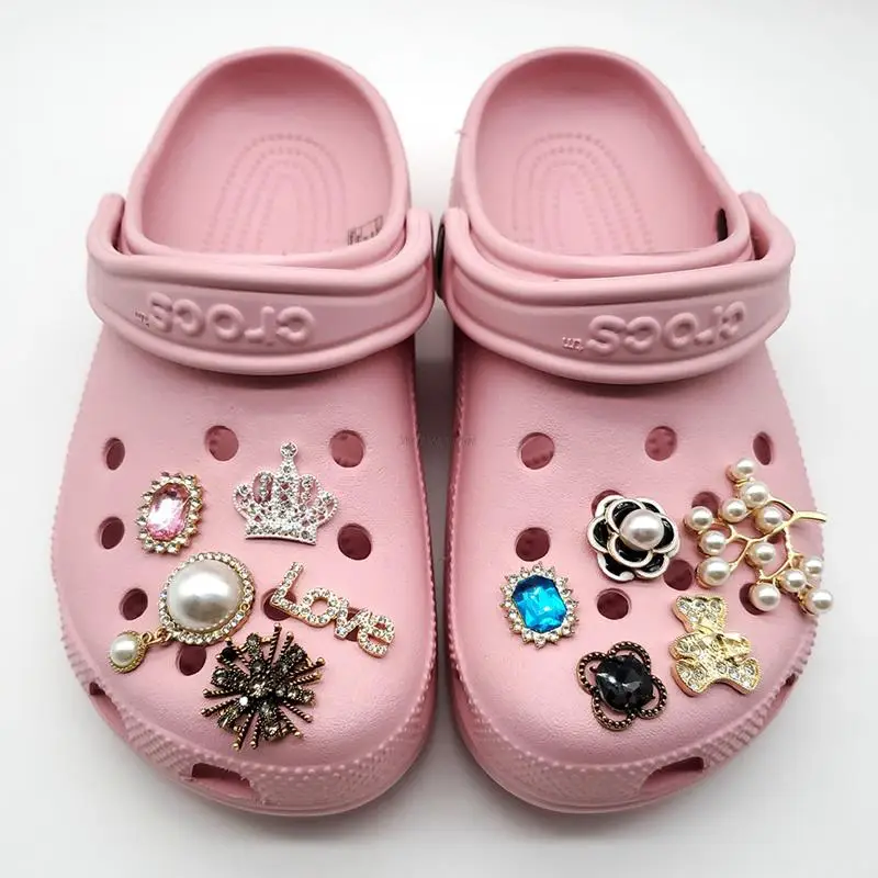 

New Shoes Charms Designer Croc Charms Bling Rhinestone Girl Crystal Diamond Gem Decoration Metal Pearl Crown Bear Accessories