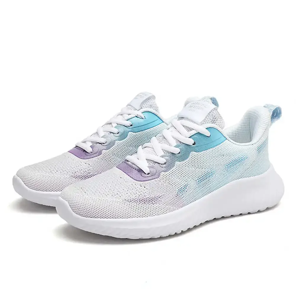 Big Size Super Lightweight Womens Sports Skateboarding Shoes For Women White Branded Sneakers Husband Festival Fashion