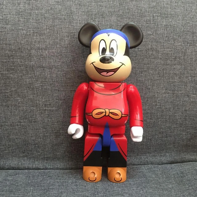 BEARBRICK - Un Bearbrick 400% Mickey Disney en plastique…