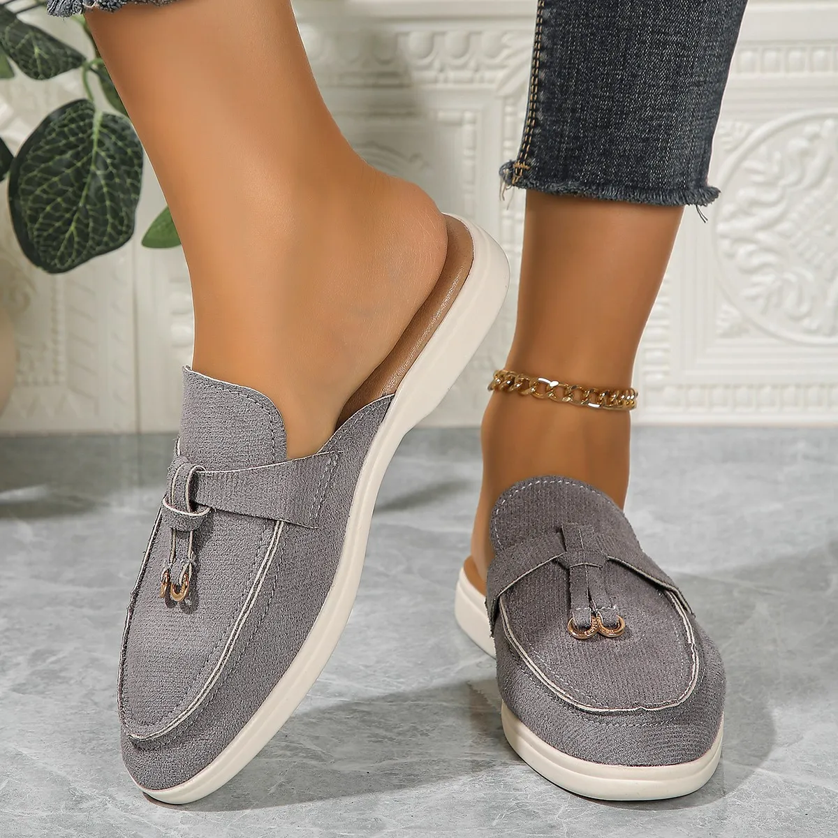 

Casual Flat Bottom Mules Tassel Loafers Fashion Women Single Shoes Brand Metal Buckle Slipper Comfortable Slip Women Slippers