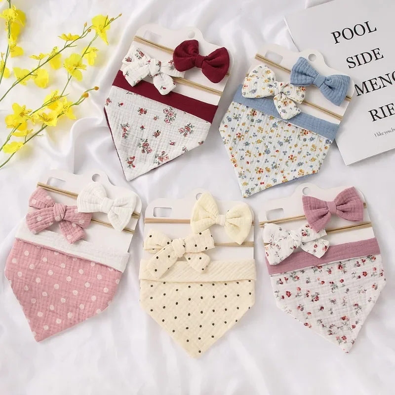 

Ins Cross-border New Baby Drool Towel Set Double-sided Children's Printed Cotton Lace Bow Headband Bib