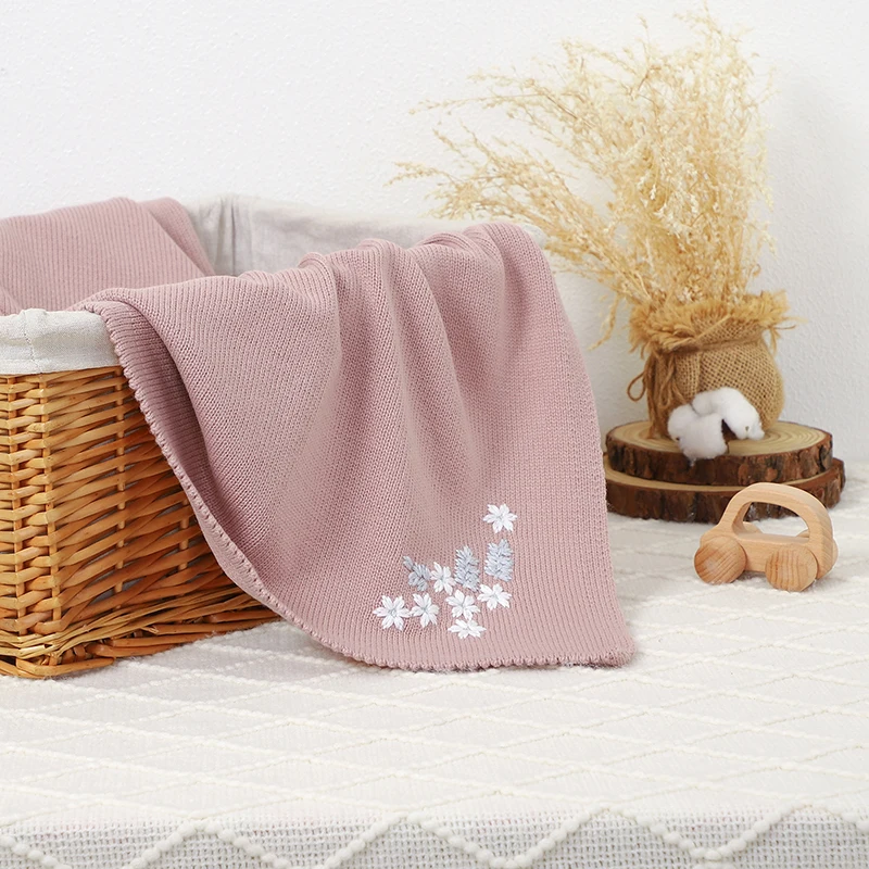 Cotton muslin blanket Swaddle blanket Cotton swaddle Knit blanket Baby Blankets Newborn Fashion Floral Embroideried Infant Boys Girls Stroller Nursery Swaddle Wrap Plaid 90*70cm Toddler