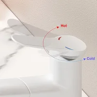 ก๊อกน้ำอ่างล้างหน้าแบบดึงออกสีขาว, ก๊อกน้ำอ่างล้างจานแบบยืดหยุ่นน้ำร้อนและน้ำเย็นติดตั้งบนดาดฟ้าพร้อมโหมดฝักบัวแบบสตรีม 3