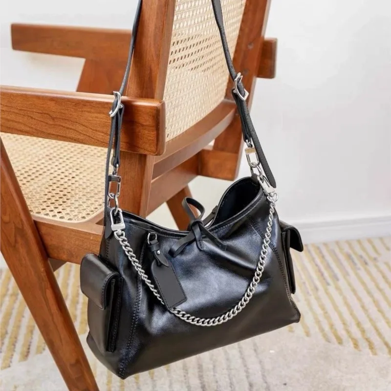 Black Tied Chain Tote Bag Women Leather Large Capacity Stitching Shoulder Bag Ladies Retro Sle Commute Casual Crossbody Bag 2025