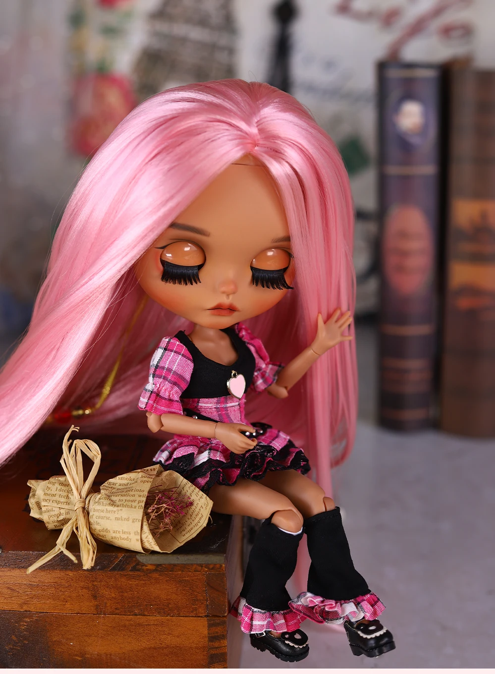 Elsie – Premium Custom Neo Blythe Doll with Pink Hair, Tan Skin & Matte Cute Face 13