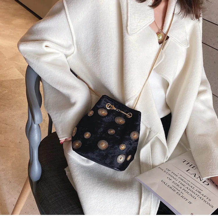 Nuove borse da donna Secchiello Elegante borsa Veet Tote Borsa a tracolla con tracolla a catena dorata_voghion.com