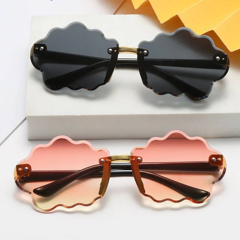 

Kids Cute Cloud Shape Gradient Sunglasses Fashion Trend Boys Girls Outdoor Sun Glasses Lovely Children Ultraviolet Shade Eyewear