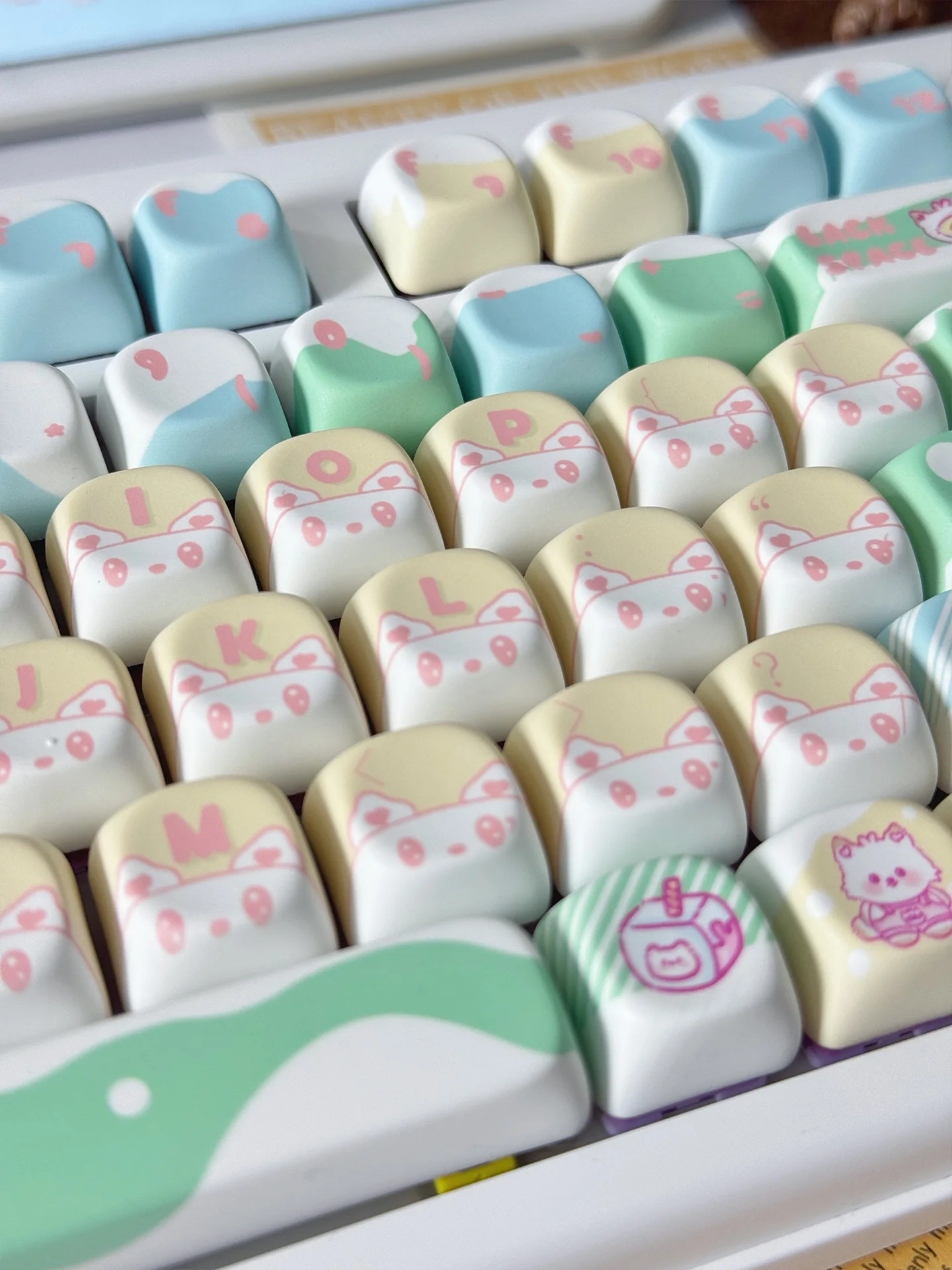 Kawaii Mao Profile Strawberry Cat Theme Keycaps (126 keys)