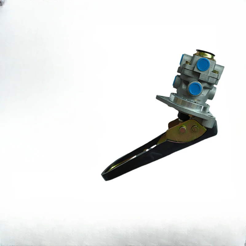 

Trailer brake valve master cylinder 59300-83401 is suitable for Isuzu Jiefang Renault Valin accessories