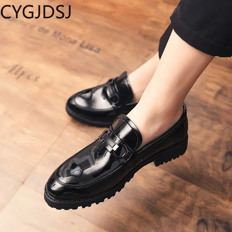 

Office 2023 Loafers Men Italiano Oxford Shoes for Men Casuales Formal Shoes Patent Leather Wedding Dress Slip on Shoes Men Erkek