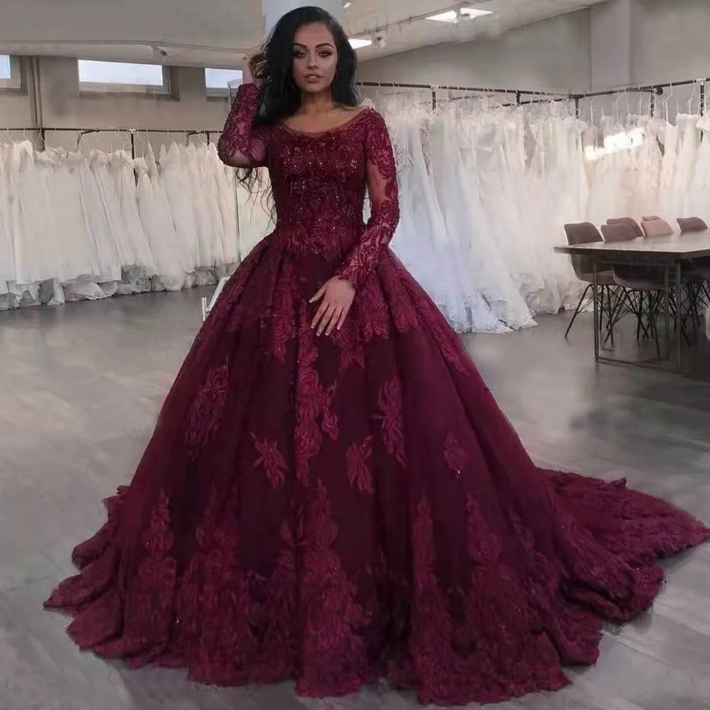 

Fashion Burgundy Quinceanera Gown Lace Beads Tulle Evening Dress Ball Gown Scoop Neck Long Sleeves Train Prom Gown robes de soi