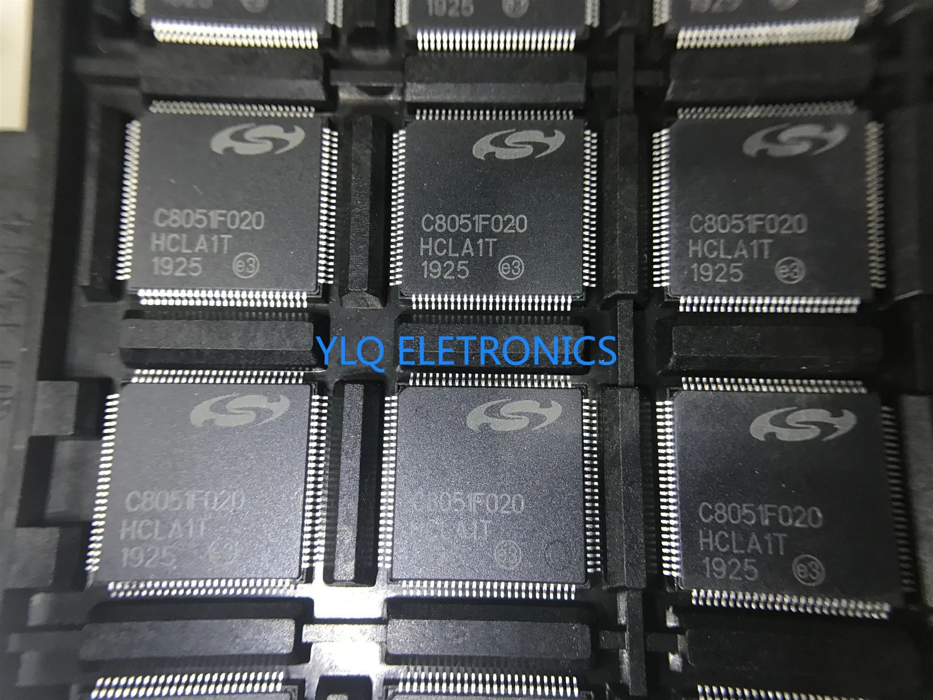

Оригинальный новый чип интегральной схемы C8051F020 C8051F020-GQR