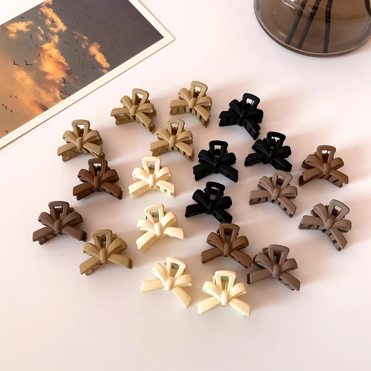 20/10 Stück kleine matte Blumen-Haarklammern für Frauen und Mädchen, rechteckige Kieferklammern, halbkreisförmige Haarspangen für dünnes Haar, Accessoires – Detail 23