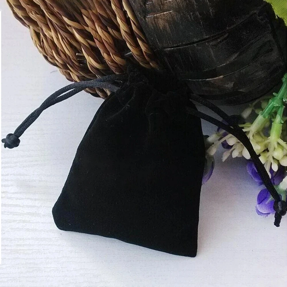 

100pcs/lot Black Velvet Bags 9x12cm Pouches Jewelry/ MP3/ Phone Packing Bags Candy/ Wedding Gift Bags Free Shipping