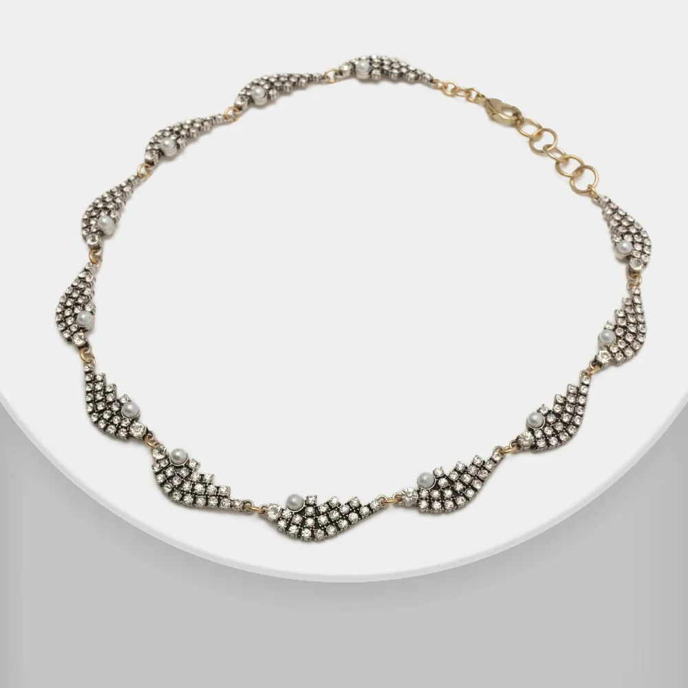 

Amorita Boutique imitated pearl zircon necklace for women.