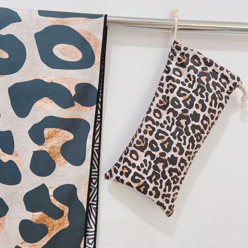 Dual-Sided Quick-Drying Fleecy Bath Towel - Vibrant Print for Beach, Swimming, and Fitness