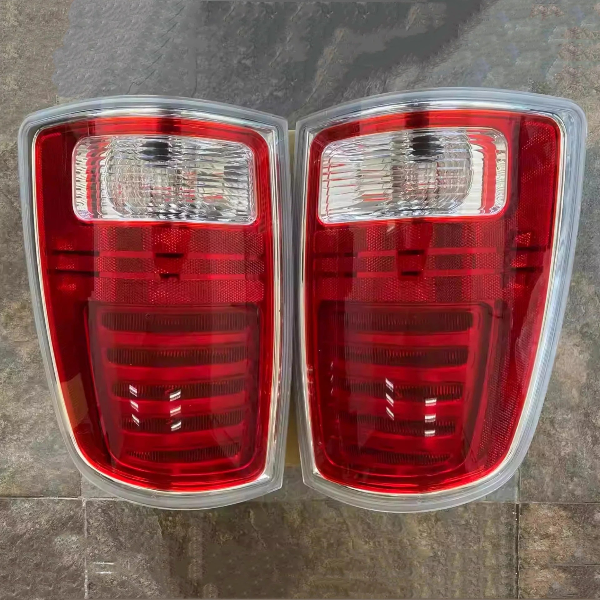 body-kit-taillight-assembly-for-dodge-ram-1500-turn-signal-brake-lamp